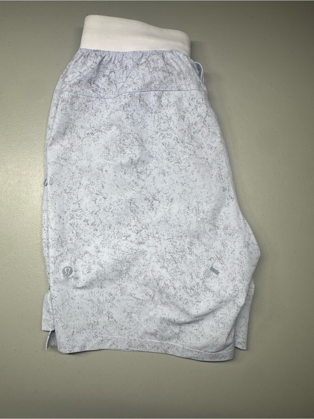lululemon athletica license to train shorts Small